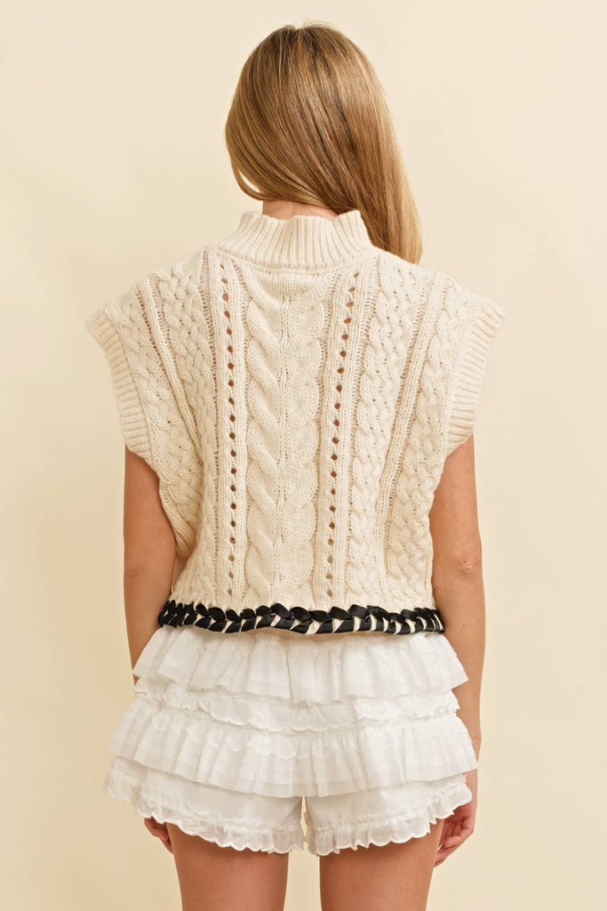 CABLE KNIT DROP SHOULDER CONTRAST STITCH SWEATER: Cream / M