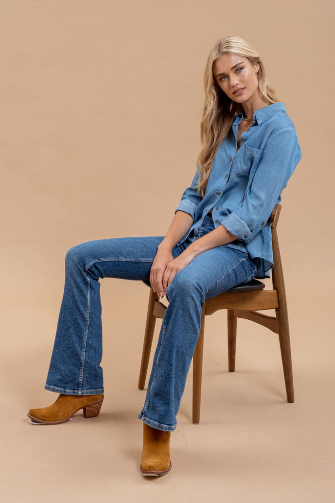 TAB SLEEVE COLLARED BUTTON DOWN CHAMBRAY TOP: CHAMBRAY