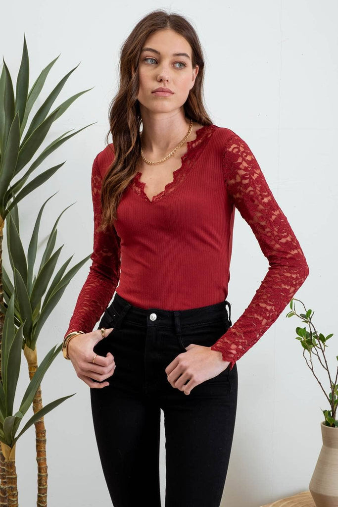 LACE TRIM V NECK LONG SLEEVE KNIT TOP: BURGUNDY