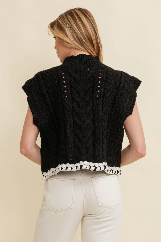 CABLE KNIT DROP SHOULDER CONTRAST STITCH SWEATER: Cream / M