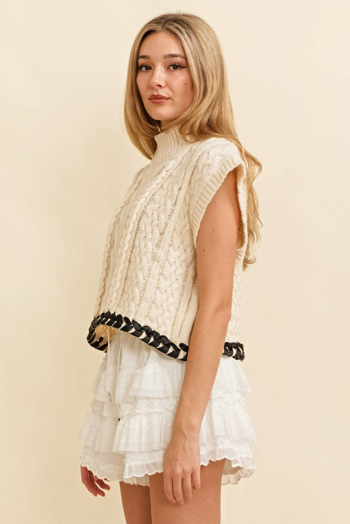 CABLE KNIT DROP SHOULDER CONTRAST STITCH SWEATER: Cream / M